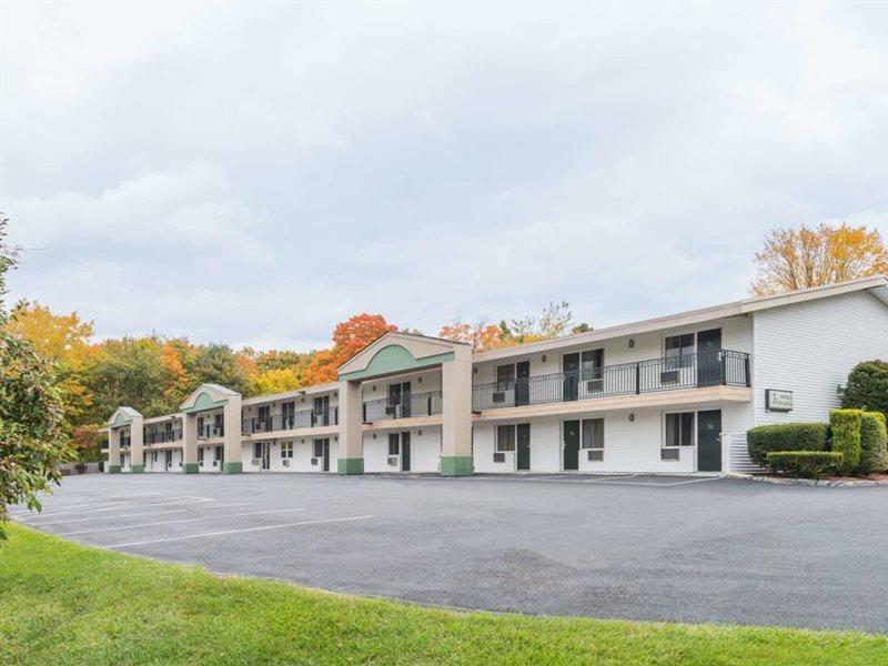 Days Inn By Wyndham Lenox Ma Екстер'єр фото