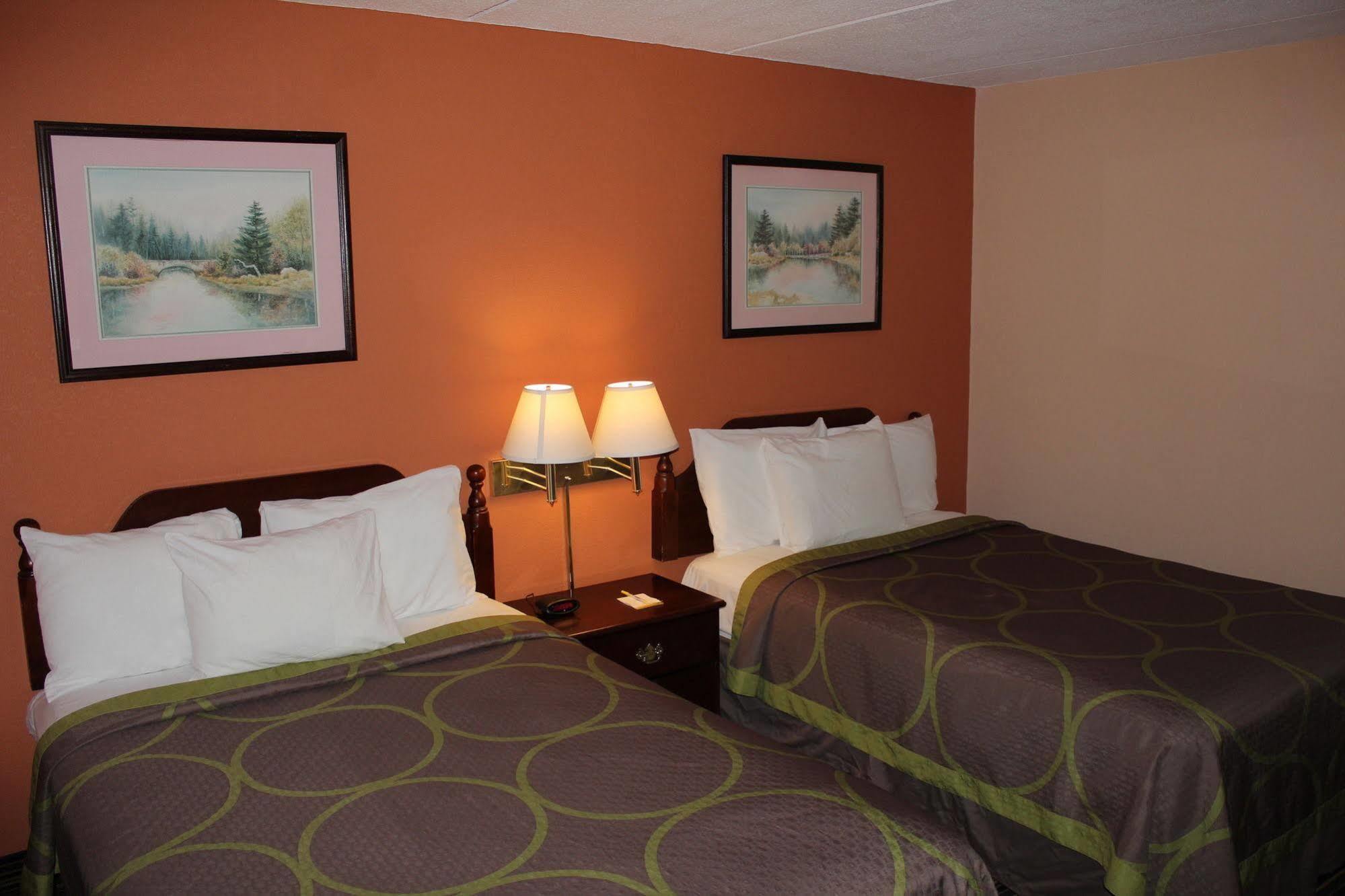 Days Inn By Wyndham Lenox Ma Екстер'єр фото