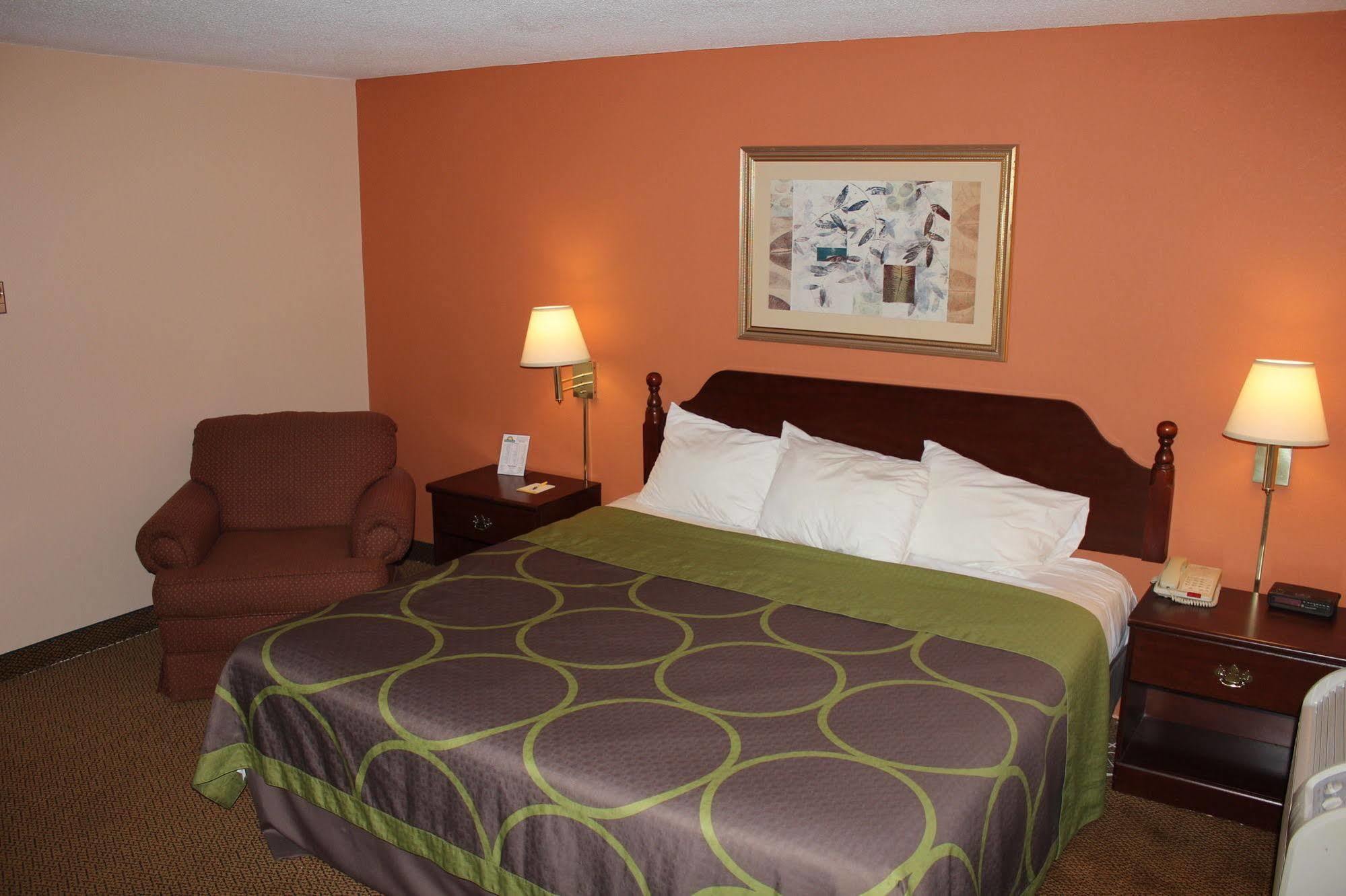 Days Inn By Wyndham Lenox Ma Екстер'єр фото